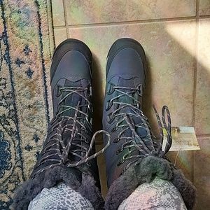 Bear Paw shearling lined snow boots 5